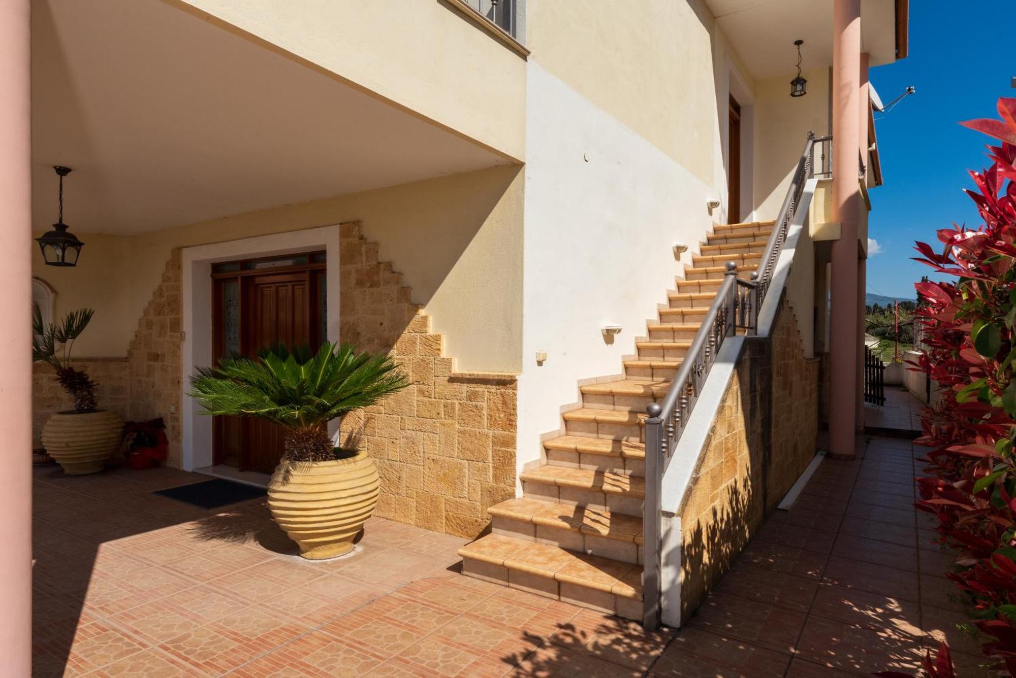 Ferienwohnung Christina'S Twin Palm Trees House Agria Exterior foto